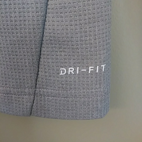 Sale! NWT Nike boys shirt size 4 football - Picture 4 of 6